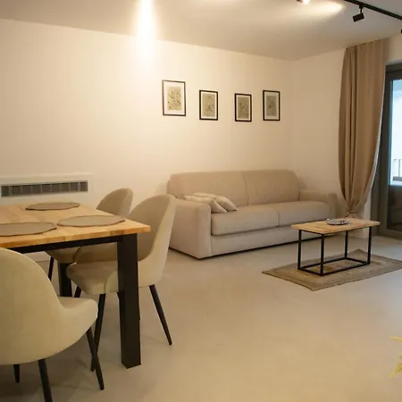 A-seven Apartment *